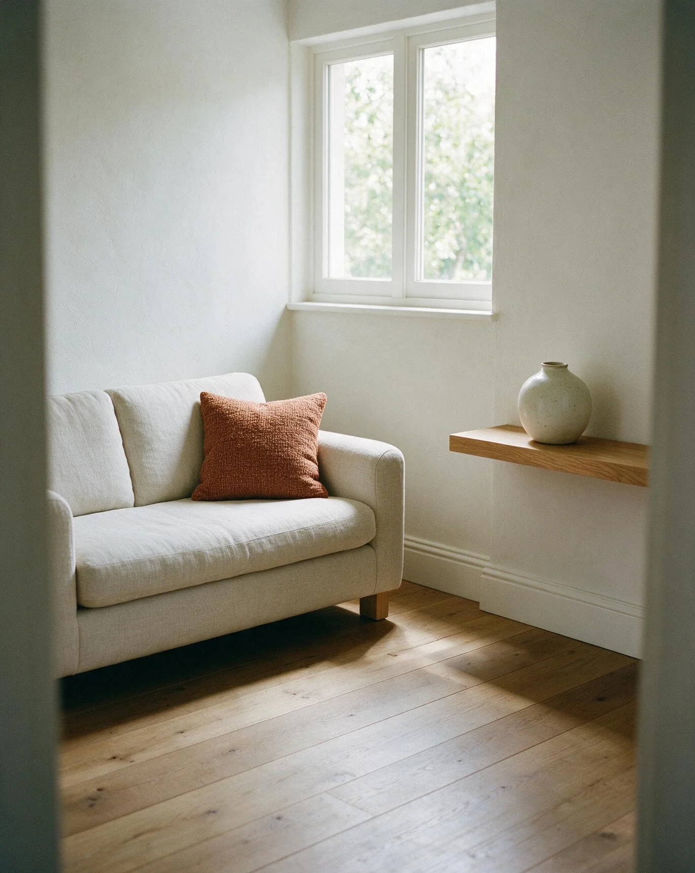Autumn Minimalist Apartment Look 1