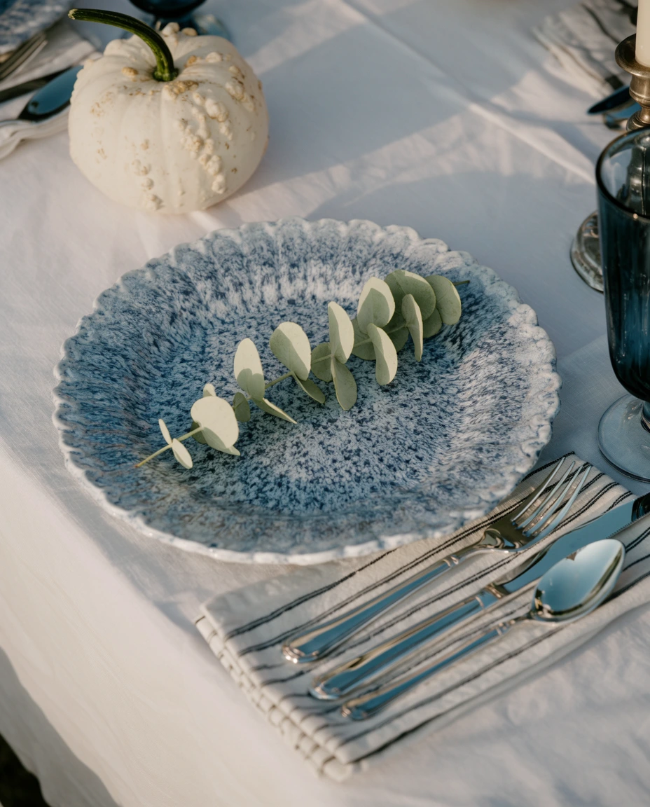 Blue and White Thanksgiving Table 1